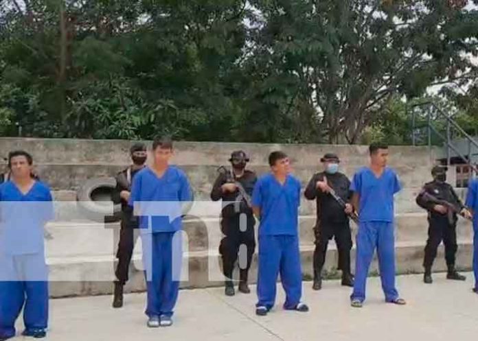 Policía nacional presenta a delincuentes detenidos por diferentes delitos