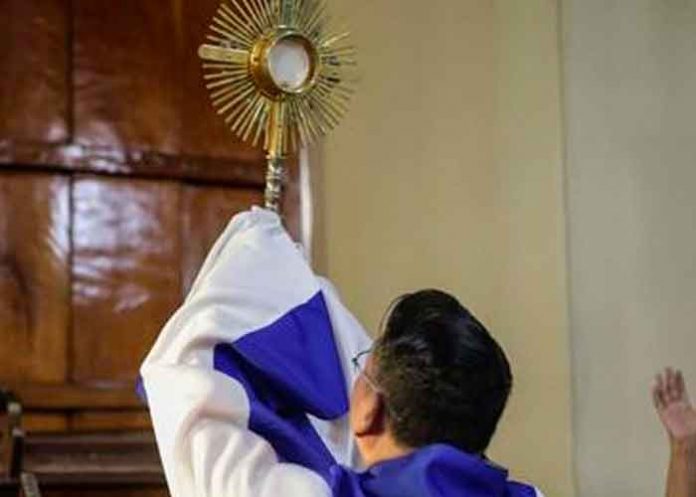 Detalles del Momento: La Hipocresía (Opinión)