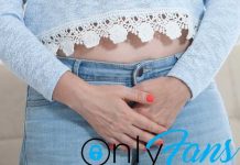 ¡Plan pegue y plan hogareño! Mujer "brilla" en OnlyFans con sus dos vaginas