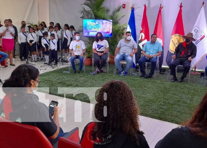 Juventud reconoce al Profesor Orlando Pineda, pilar de la alfabetización