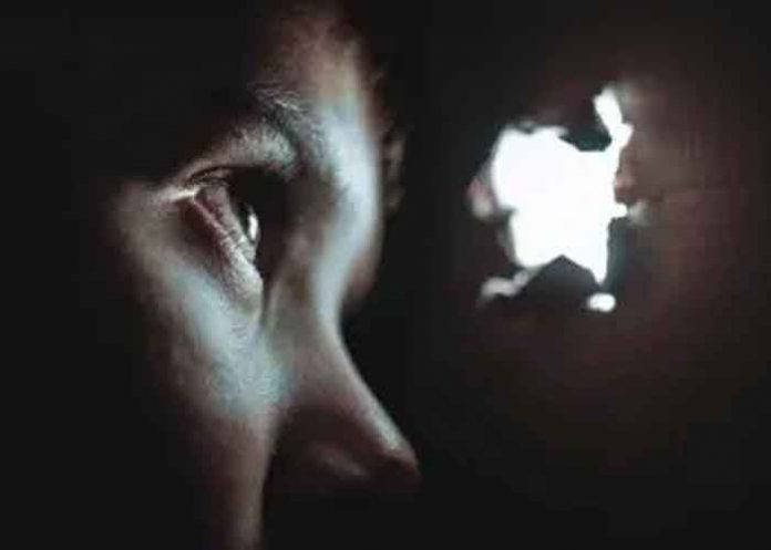 Condenan a niño de 8 años a pena de muerte por orinar en colegio de Pakistán