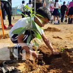 Jornada de reforestación en El Crucero en honor a Tomás Borge y Fidel Castro