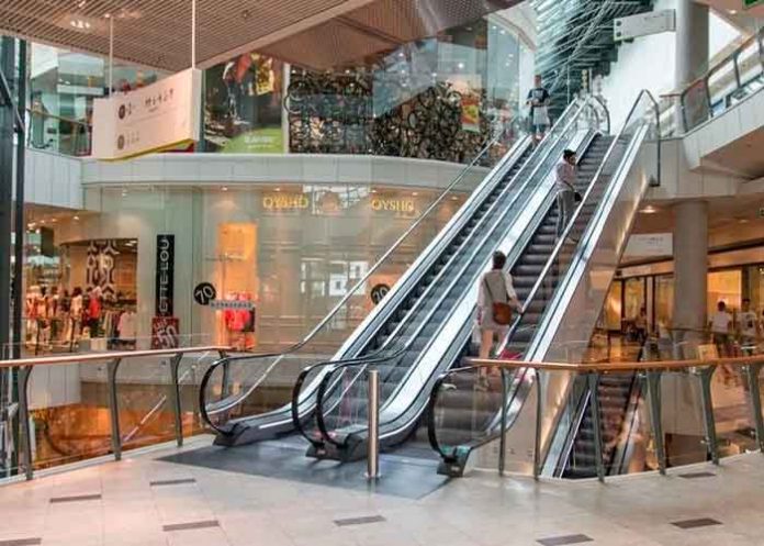 reino1 Trágica muerte de niño tras caerle un espejo en Reino Unido