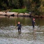 ¡Desalmada! Una madre drogó y arrojó a un río a su hijo en Brasil Servicios de Rescate buscan en un río los resto de niño