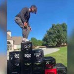 TikTok prohíbe el popular 'reto de las cajas de leche'