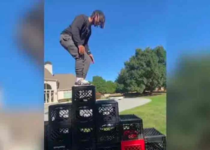 TikTok prohíbe el popular 'reto de las cajas de leche'