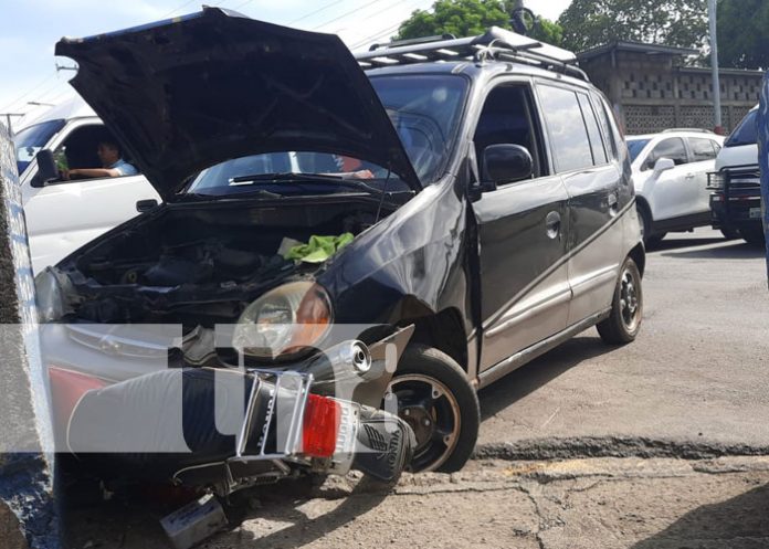 El accidente provocó pérdidas materiales