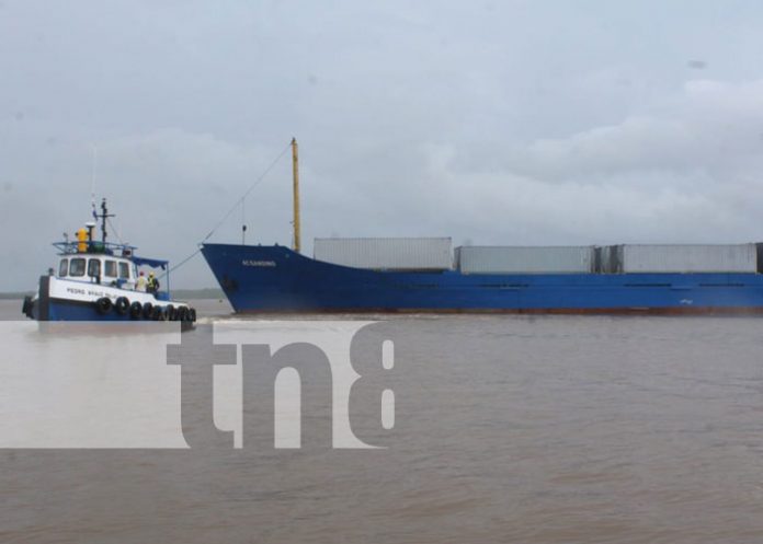 Foto: Buque nicaragüense con ayuda humanitaria rumbo a la tierra de Fidel / TN8