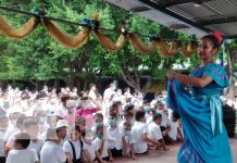 Tipitapa conmemora la Cruzada de Alfabetización con mejoras educativas Acto en colegio de Tipitapa por la Cruzada Nacional de Alfabetización