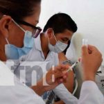 Primera dosis de vacuna contra la COVID-19 a personas de 45 años en León Primera dosis de vacuna contra la COVID-19 a personas de 45 años en León