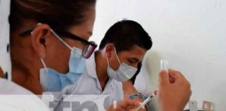 Primera dosis de vacuna contra la COVID-19 a personas de 45 años en León