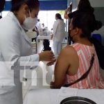 Más nicaragüenses mayores de 45 años se vacunan contra el COVID-19 Aplicación de la vacuna contra el COVID-19 en Managua