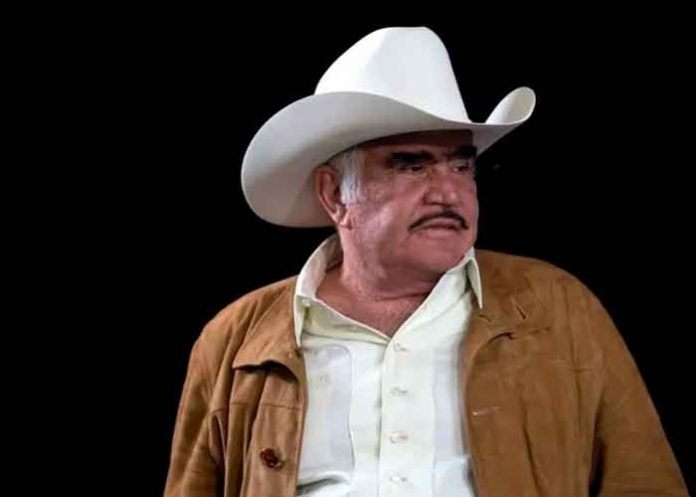 Denuncian que están pagando por fotos de Vicente en el hospital