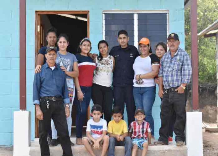 vivienda- Familias boaqueñas reciben viviendas del Programa Bismarck Martínez