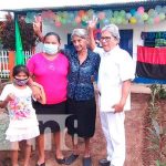 Reciben alegres sus casas en Granad