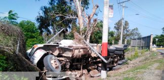 Sobrevive después de volcar rastra