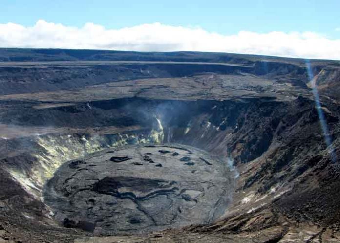 Detectan enjambre sísmico en volcán Kilauea tras 140 terremotos en 12 horas
