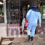 Familias del barrio Bertha Calderón están mejor protegidas del zancudo Trabajo del MINSA en el barrio Bertha Calderón para eliminar al zancudo