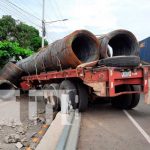 Camión impacta contra dos viviendas y una mototaxi