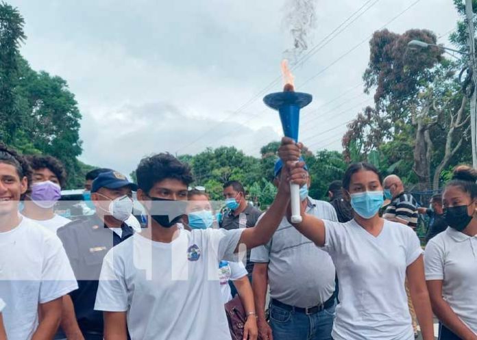 Jóvenes de Nandaime entregaron la Antorcha de la Libertad a las autoridades de Carazo