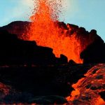 Comienza evacuación en la Palma ante erupción volcánica.