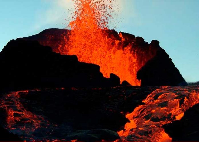 1 Comienza evacuación en la Palma ante erupción volcánica.