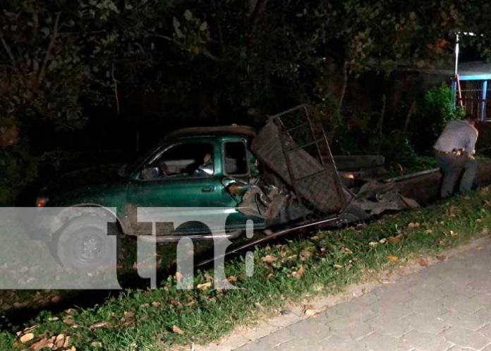 Conductor provoca accidente y se da a la fuga en Jalapa