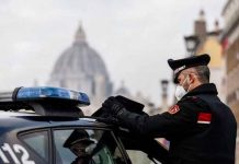 Detenido por acuchillar a 5 personas tras pedirle el billete de bus en Italia