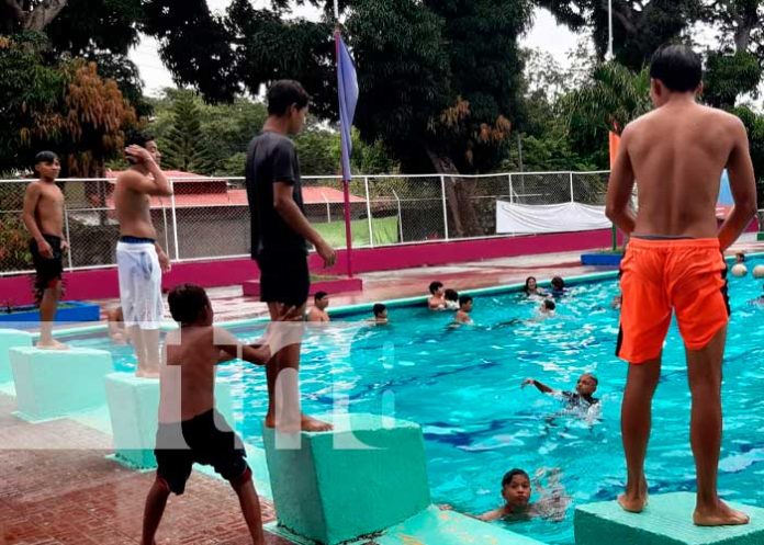 Nicaragüenses inician periodo de vacaciones, disfrutando en Xilonem