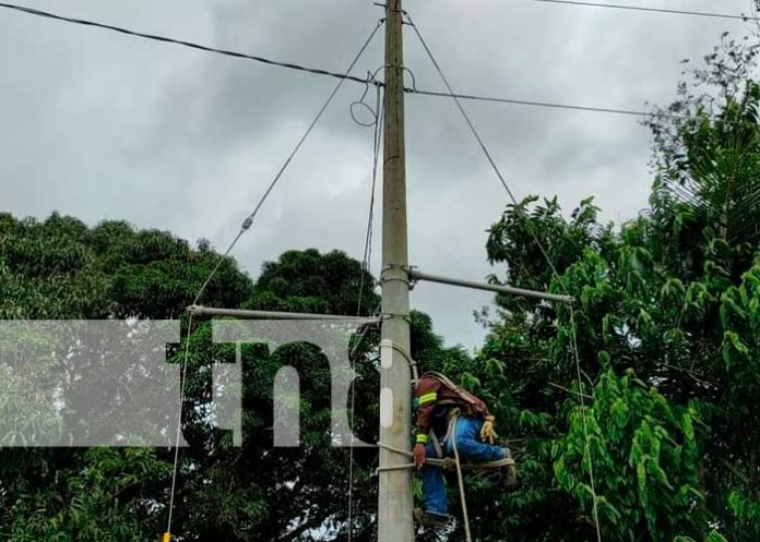 Gobierno lleva a energía a comunitarios de las Delicias del Indio en Siuna/