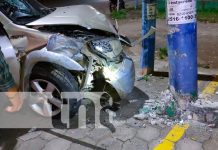 Conductor de estrella contra un poste de tendido eléctrico en Juigalpa, Chontales Conductor de estrella contra un poste de tendido eléctrico en Juigalpa, Chontales