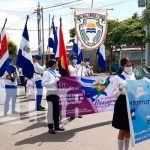 Estudiantes del Instituto Enrique Flores; emocionados realizaron su desfile patrio para recordar las acciones heroicas