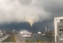 Un potente tornado azota la ciudad alemana de Kiel y deja siete heridos Un potente tornado azota la ciudad alemana de Kiel y deja siete heridos