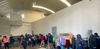 Encuentran a 162 migrantes en una bodega de Tamaulipas, México