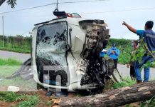 «Vivos de puro milagro» camionsito se vuelca en Managua "Vivos de puro milagro" camionsito se vuelca en Managua