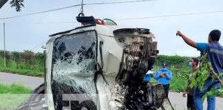 "Vivos de puro milagro" camionsito se vuelca en Managua