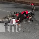 Hombre muere al perder el control de su motocicleta y pegar contra una cuneta nicaragua, managua, accidente,