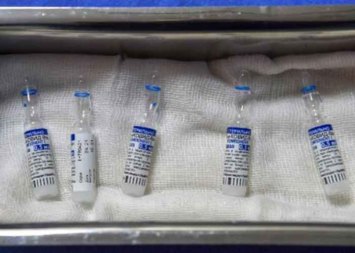 Vacuna Sputnik V muestra alta eficacia contra variante Delta