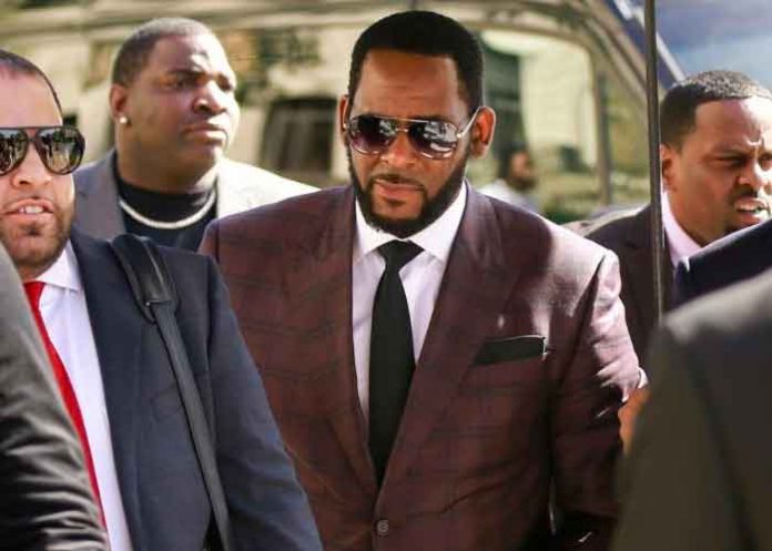 Decenas de testigos relatan durante todo un mes supuestos abusos de R. Kelly