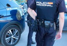 Policía incauta droga en botellas de refrescos en Lanzarote, España Policía incautó droga en botellas de refrescos en Lanzarote, España