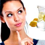 Aquí te decimos cuáles son los superpoderes del agua con limón Aquí te decimos cuáles son los superpoderes del agua con limón