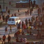 EE.UU cierra frontera con México tras masiva llegada de migrantes