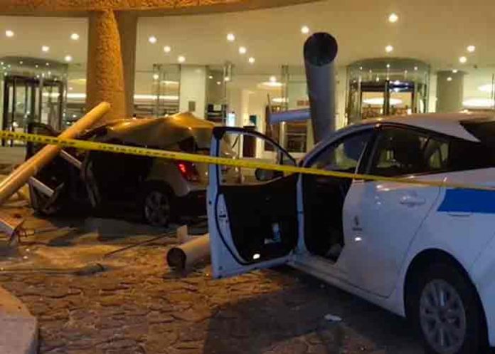 acapulco-sismo- Residentes de Acapulco inician labores de limpieza tras sismo