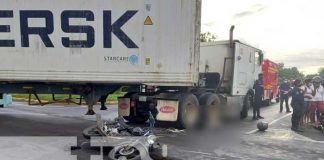 Escena del accidente mortal entre una moto y un camión en Chinandega