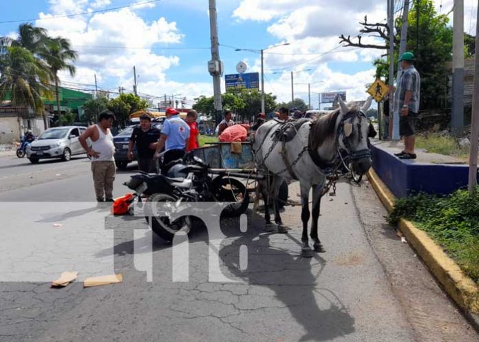 Accidente de tránsito en la Rotonda Cristo Rey con motociclista y carretón