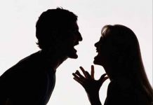 Tras discutir con su novio le tiró el celular, le pegó en la cabeza y lo mató Tras discutir con su novio le tiró el celular, le pegó en la cabeza y lo mató