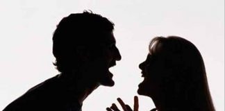 Tras discutir con su novio le tiró el celular, le pegó en la cabeza y lo mató