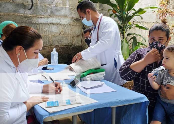 Atención médica en el barrio Andrés Castro, Managua