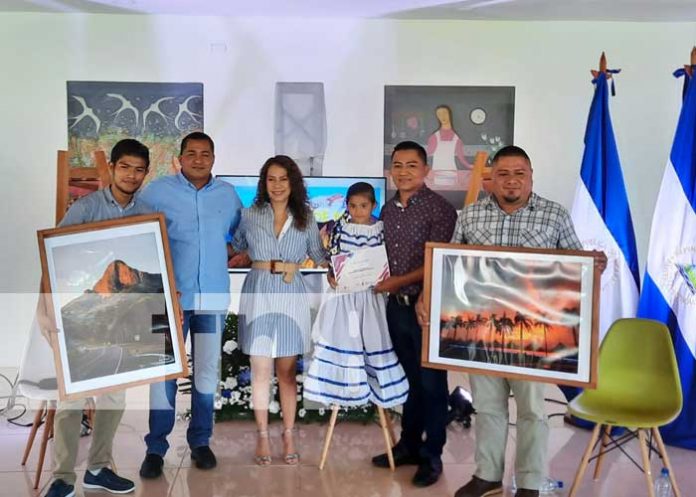 beba Premian a ganadores de concurso