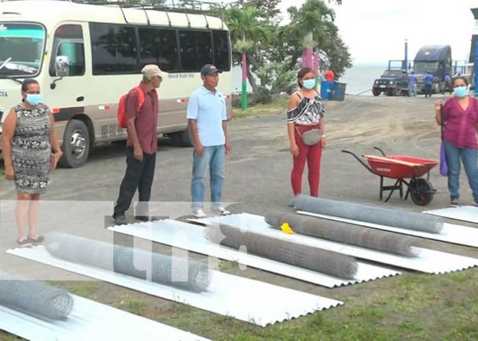 bono-003 Entrega de bonos en la Isla de Ometepe